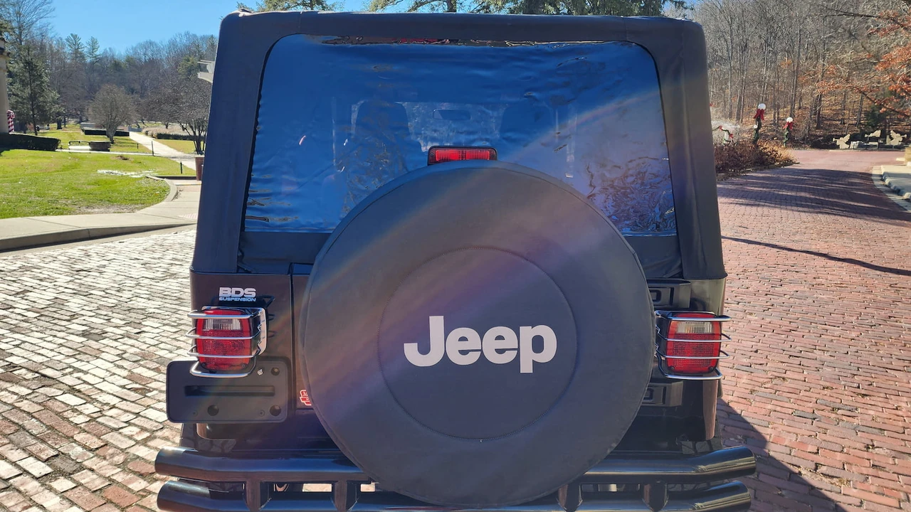 2005 Jeep TJ Wrangler - Image 11 of 14