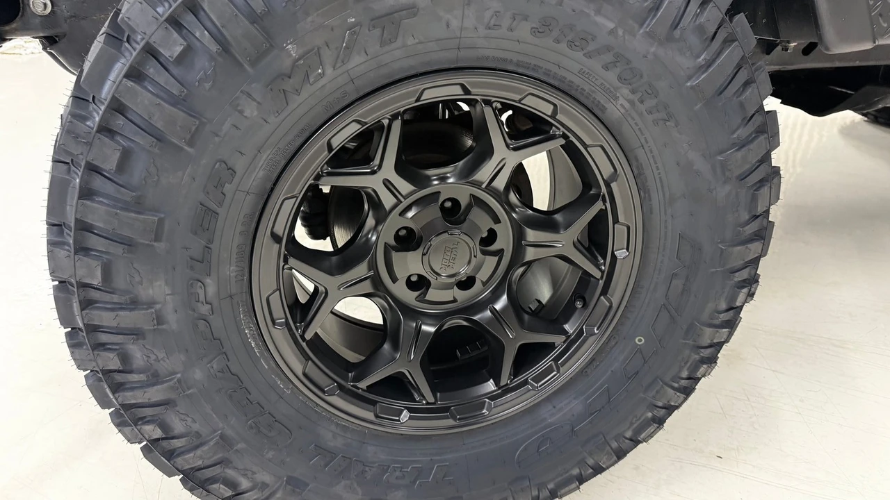 2005 Jeep TJ Wrangler - Image 17 of 24