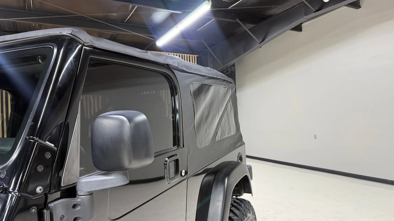 2005 Jeep TJ Wrangler - Image 23 of 24