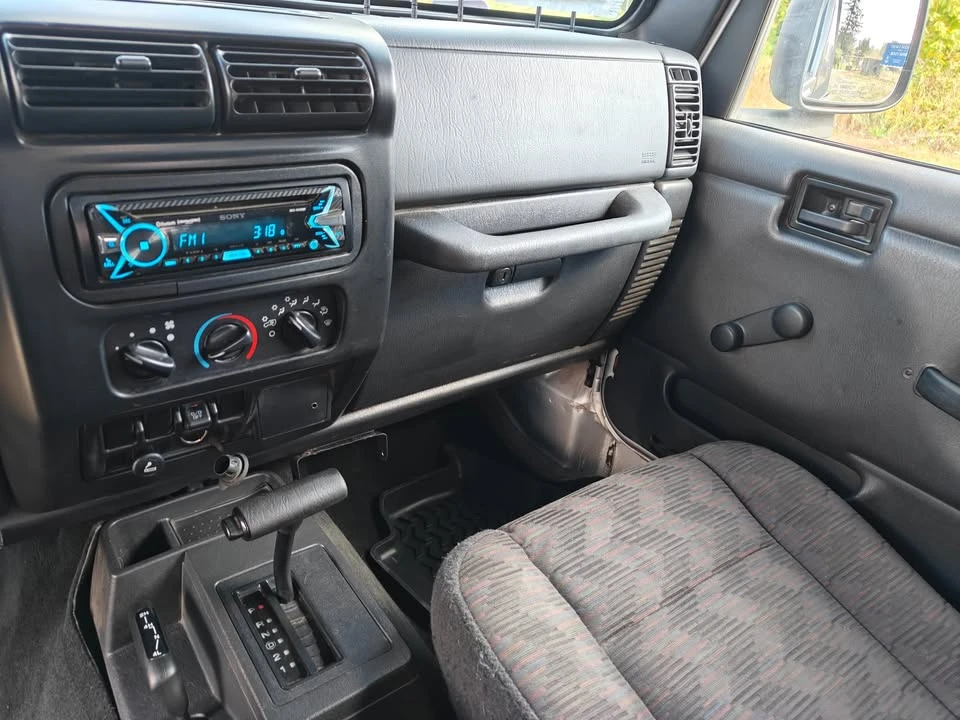 2005 Jeep TJ Wrangler - Image 12 of 16