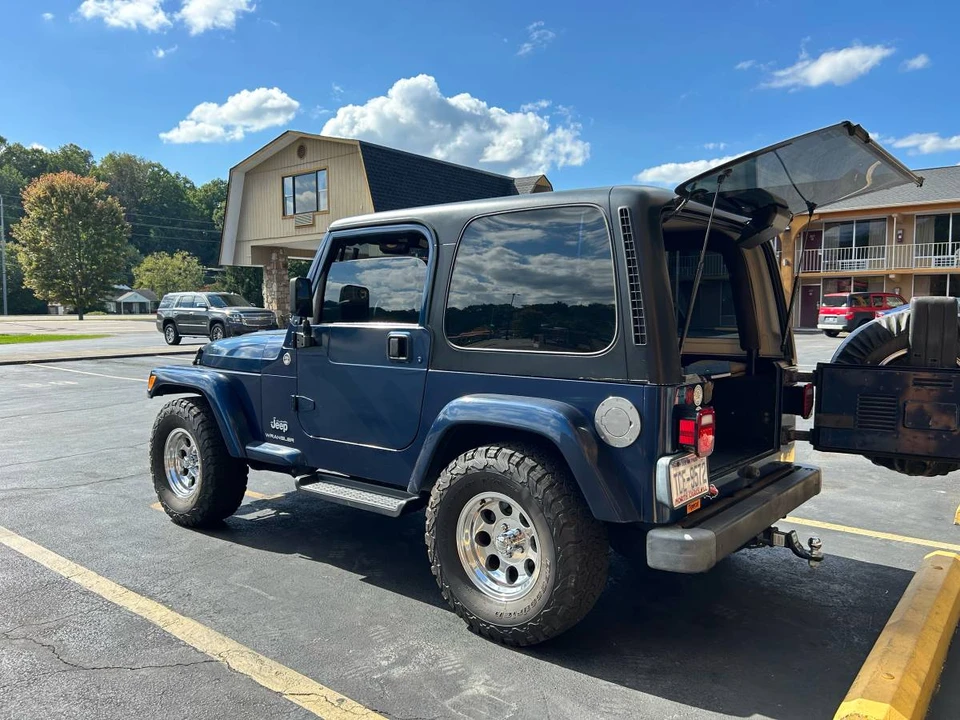 2005 Jeep TJ Wrangler - Image 10 of 11