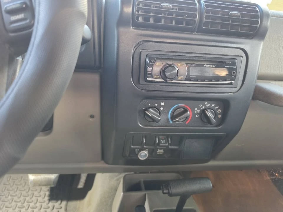 2005 Jeep TJ Wrangler - Image 5 of 8