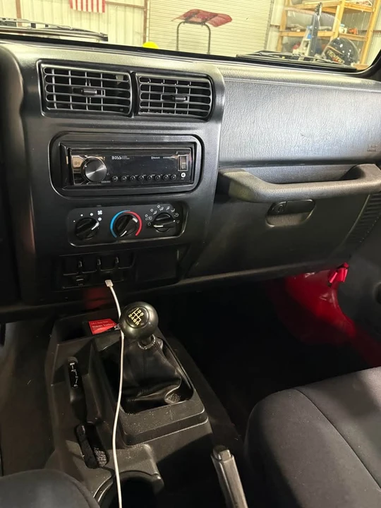 2005 Jeep TJ Wrangler - Image 15 of 17