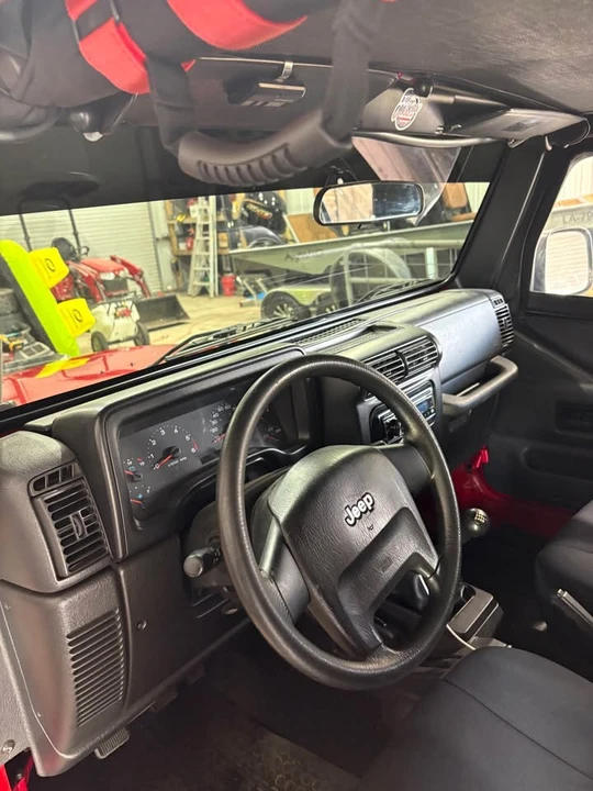 2005 Jeep TJ Wrangler - Image 14 of 17