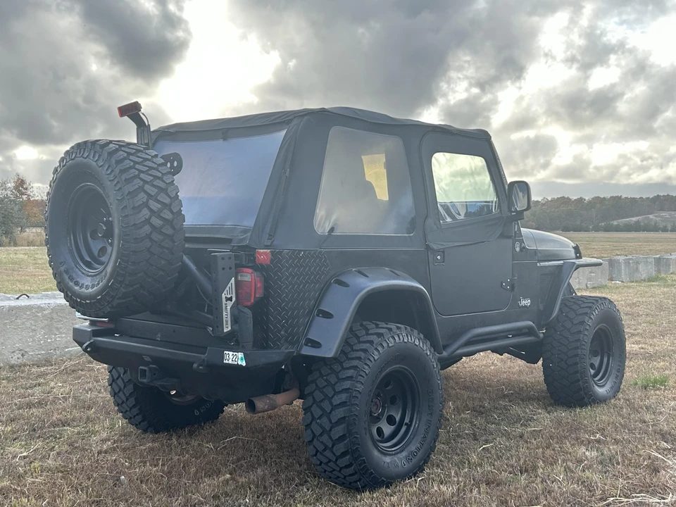 2005 Jeep TJ Wrangler - Image 18 of 31
