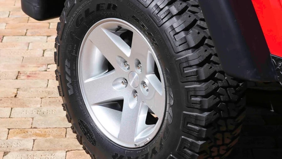 2005 Jeep TJ Wrangler - Image 17 of 19