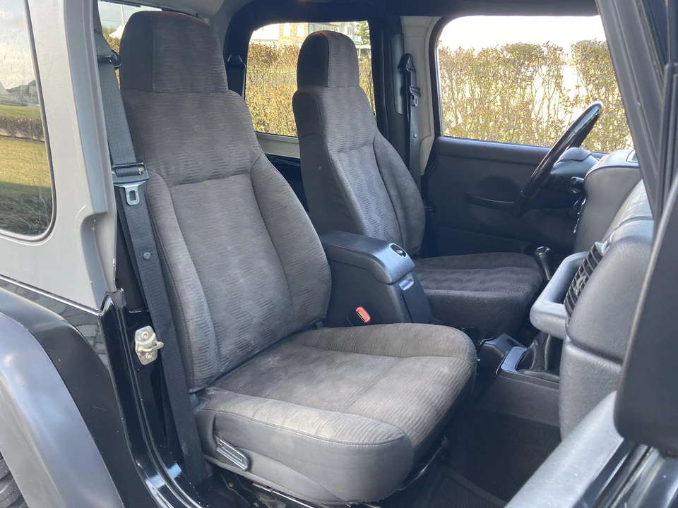 2005 Jeep TJ Wrangler - Image 26 of 31