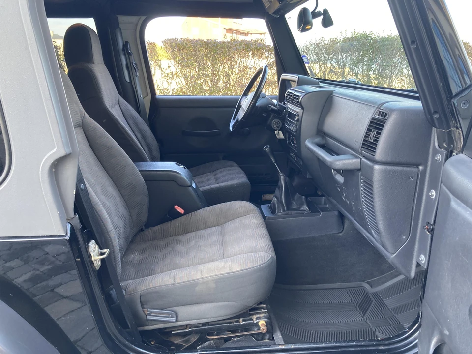 2005 Jeep TJ Wrangler - Image 29 of 31