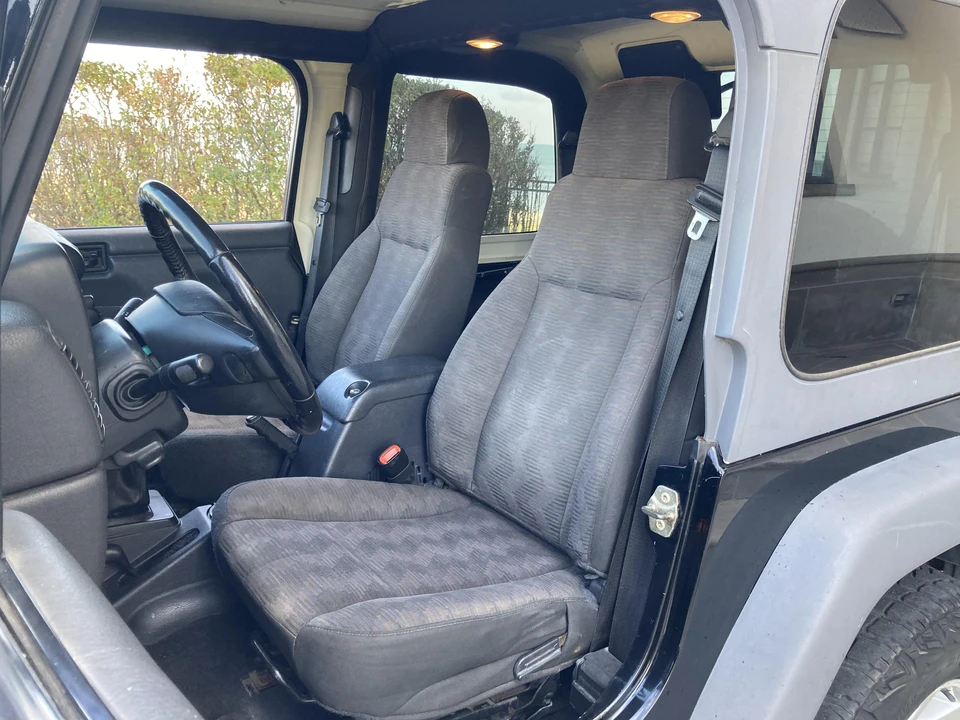 2005 Jeep TJ Wrangler - Image 25 of 31
