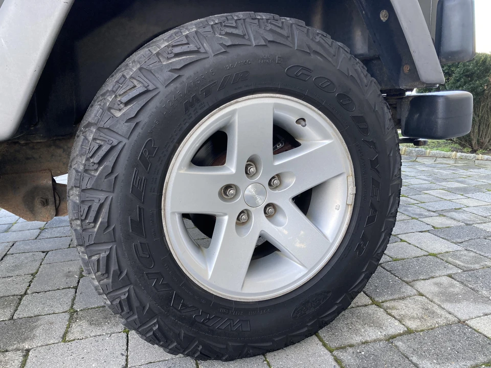2005 Jeep TJ Wrangler - Image 19 of 31