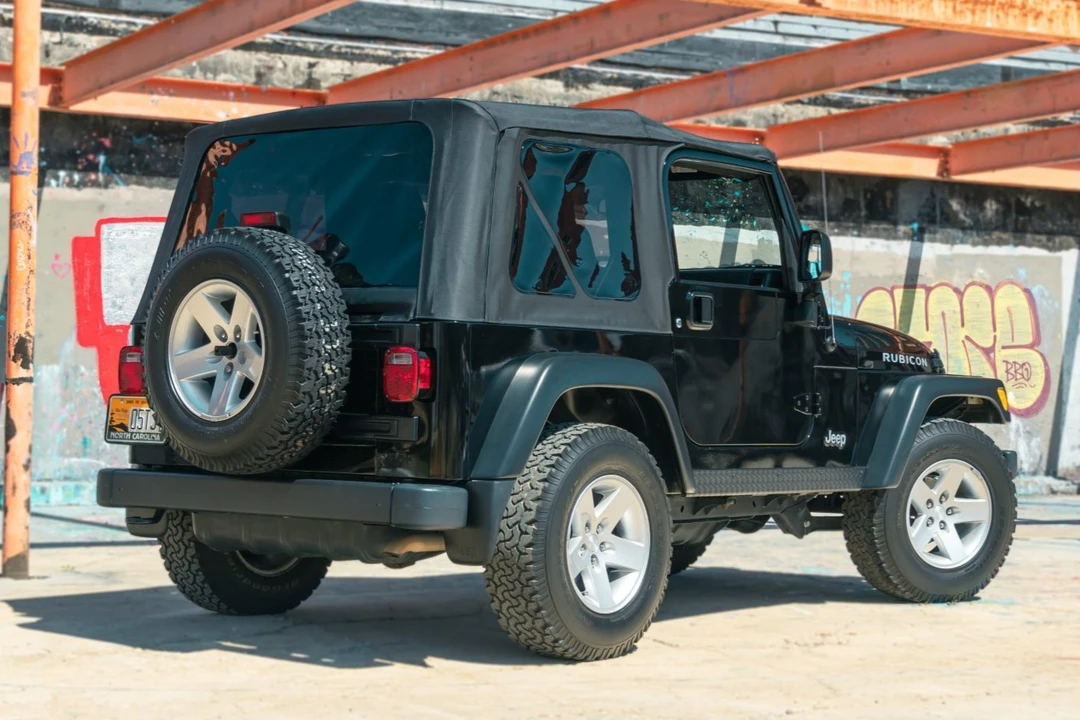 2005 Jeep TJ Wrangler - Image 17 of 31