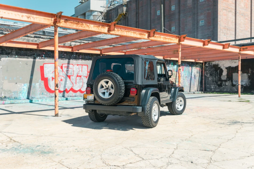 2005 Jeep TJ Wrangler - Image 16 of 31