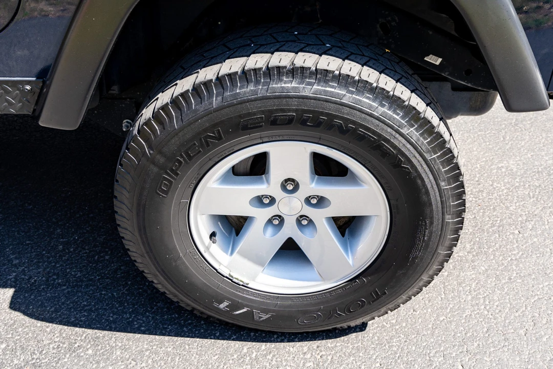 2005 Jeep TJ Wrangler - Image 24 of 31
