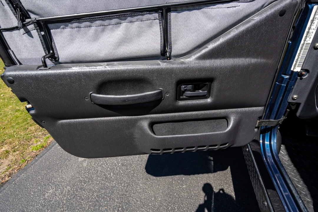 2005 Jeep TJ Wrangler - Image 29 of 31