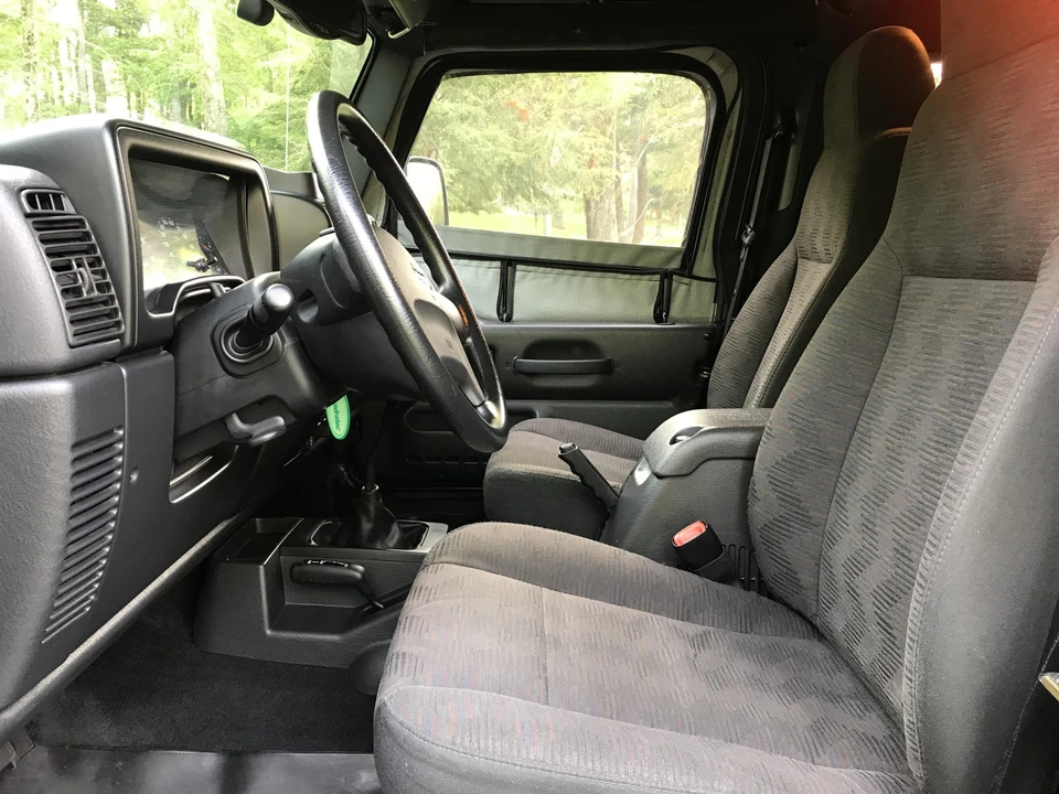 2005 Jeep TJ Wrangler - Image 28 of 31
