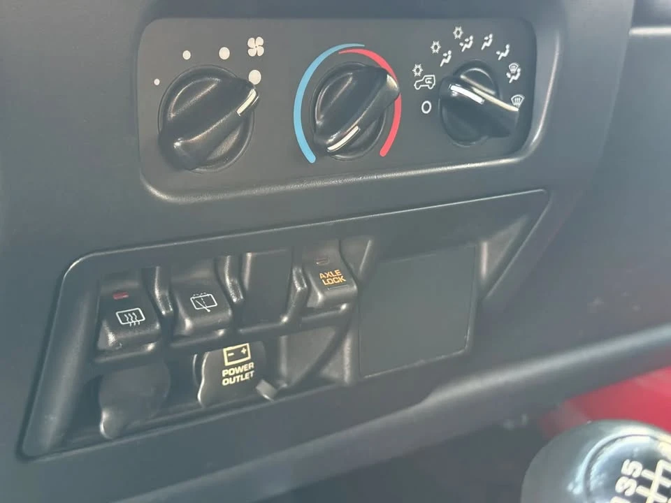 2005 Jeep TJ Wrangler - Image 14 of 20