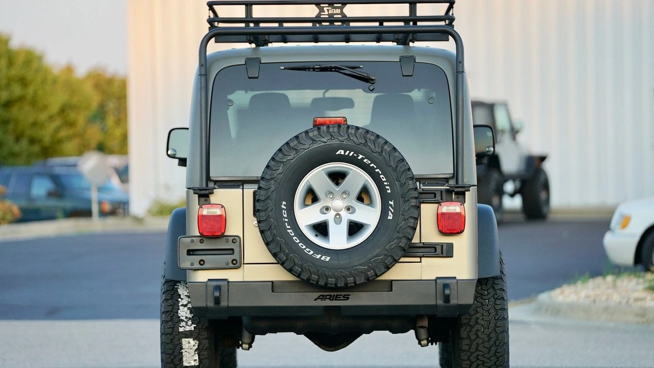 2005 Jeep TJ Wrangler - Image 12 of 25