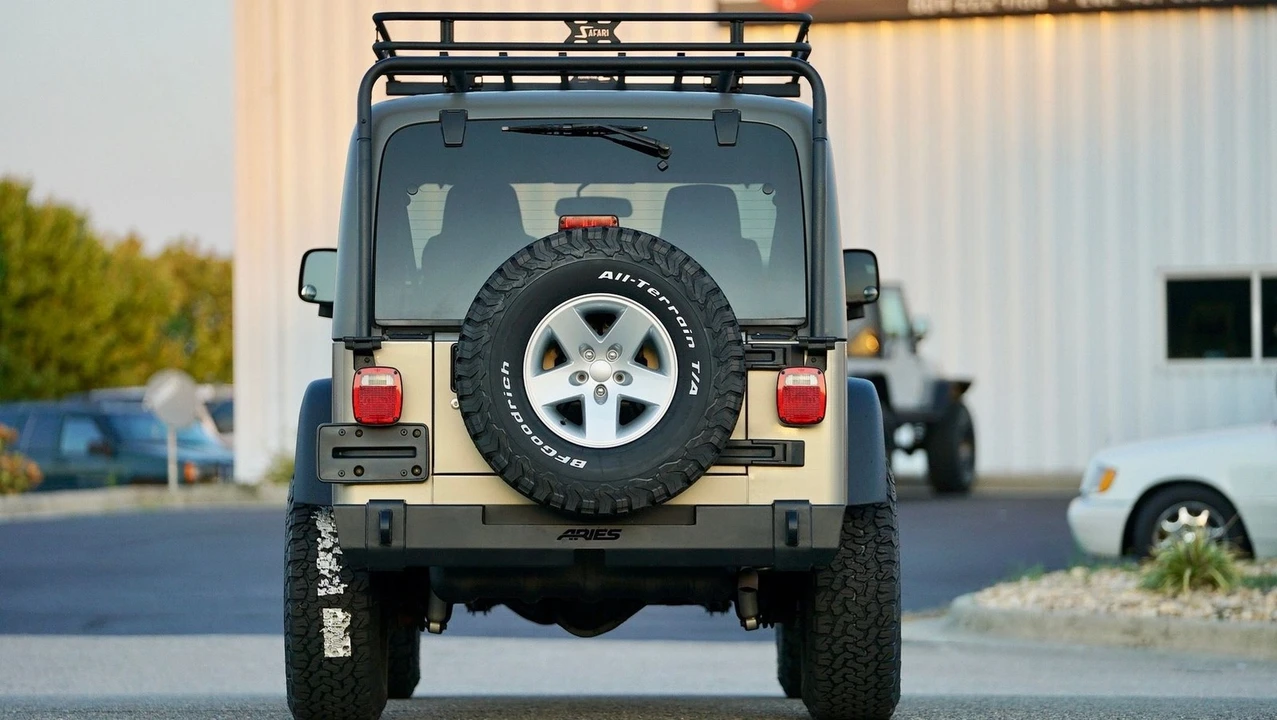 2005 Jeep TJ Wrangler - Image 11 of 25