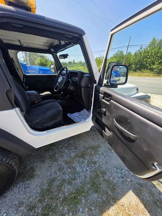 2005 Jeep TJ Wrangler - Image 9 of 16