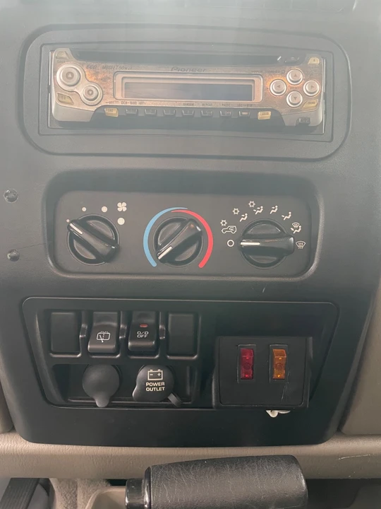 2005 Jeep TJ Wrangler - Image 13 of 18