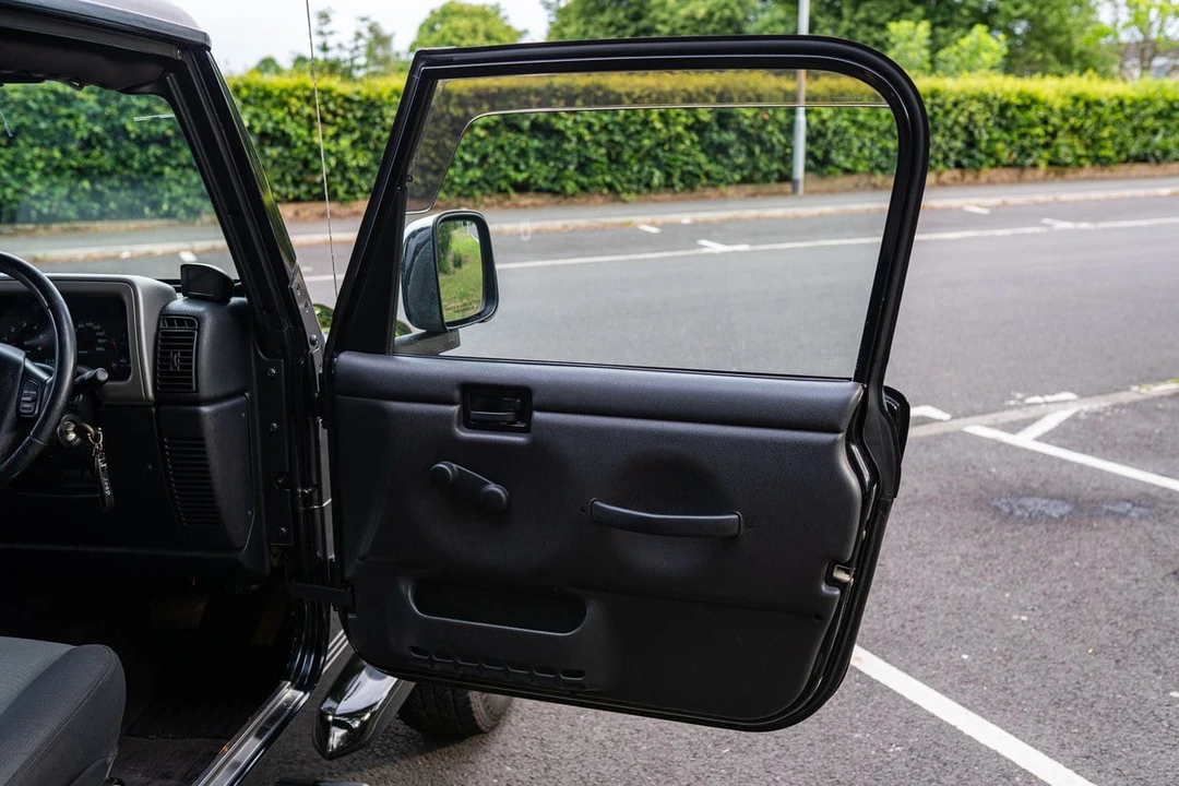 2005 Jeep TJ Wrangler - Image 14 of 30