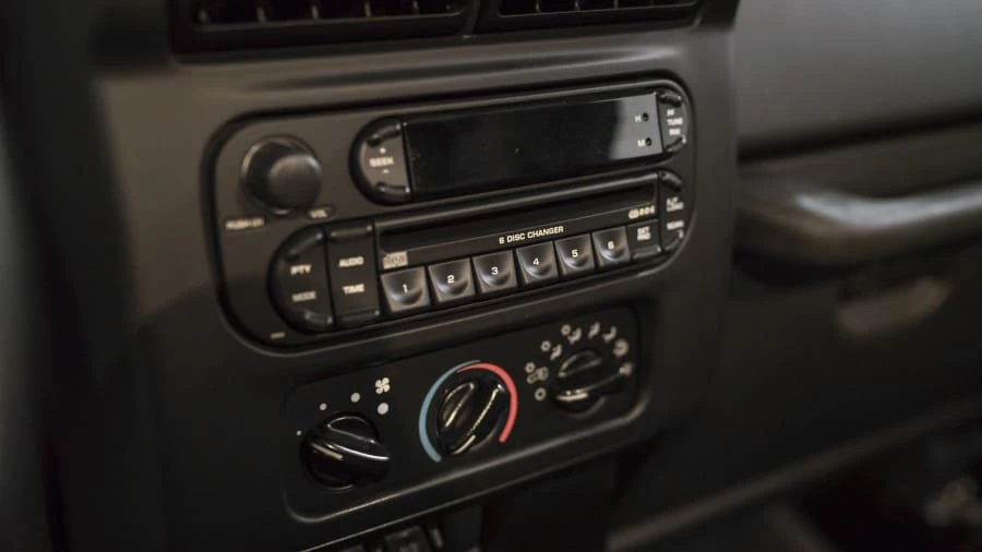 2005 Jeep TJ Wrangler - Image 9 of 12