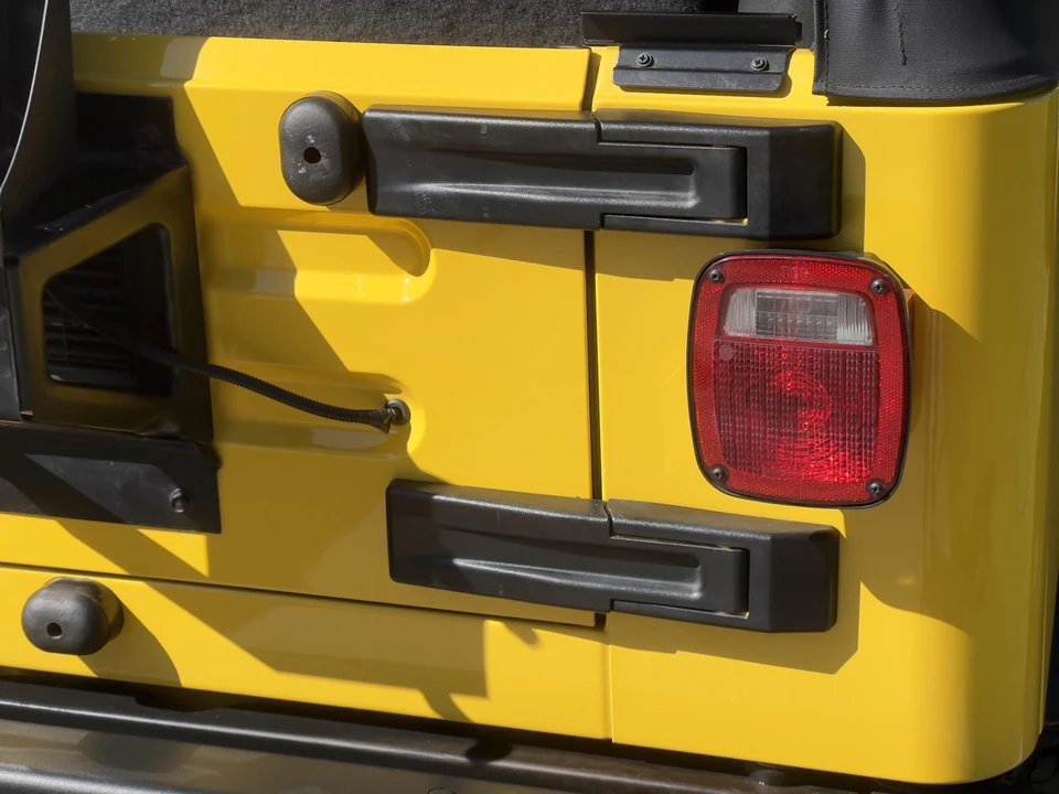 2005 Jeep TJ Wrangler - Image 21 of 31