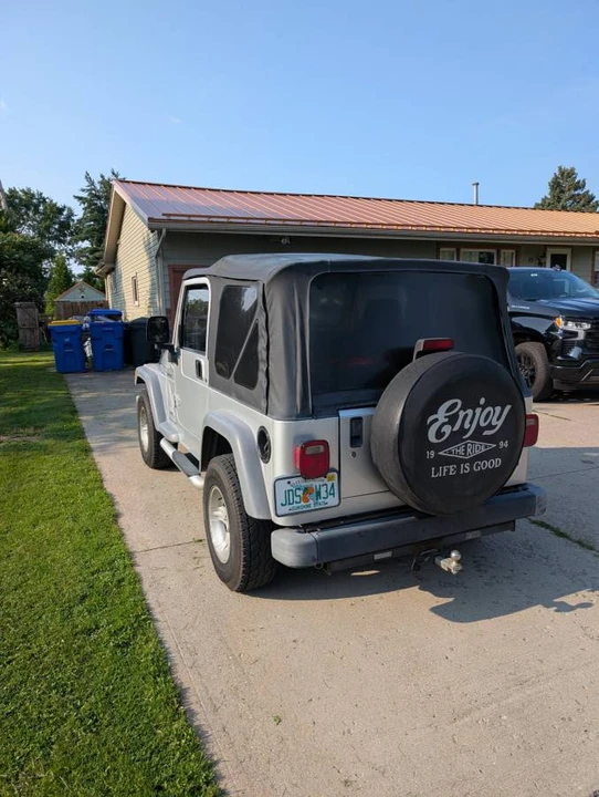 2005 Jeep TJ Wrangler - Image 2 of 3