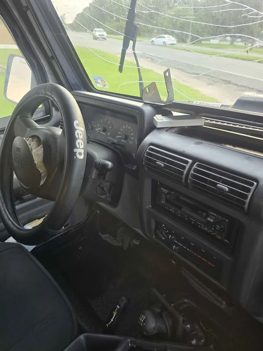 2005 Jeep TJ Wrangler - Image 10 of 13