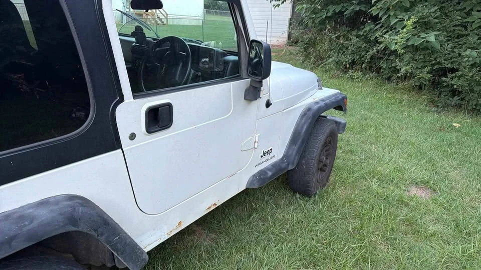 2005 Jeep TJ Wrangler - Image 2 of 10