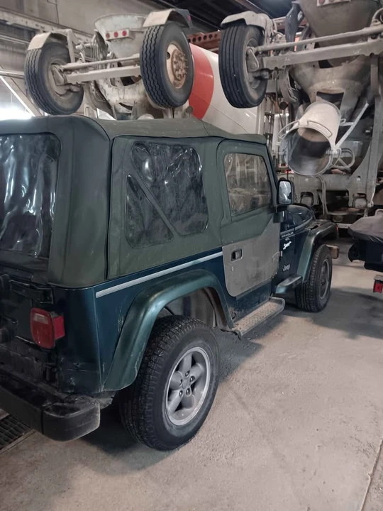 2005 Jeep TJ Wrangler - Image 12 of 16