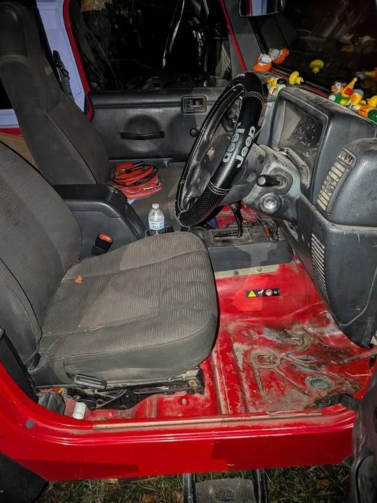 2005 Jeep TJ Wrangler - Image 17 of 18