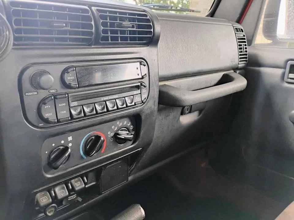 2005 Jeep TJ Wrangler - Image 13 of 14