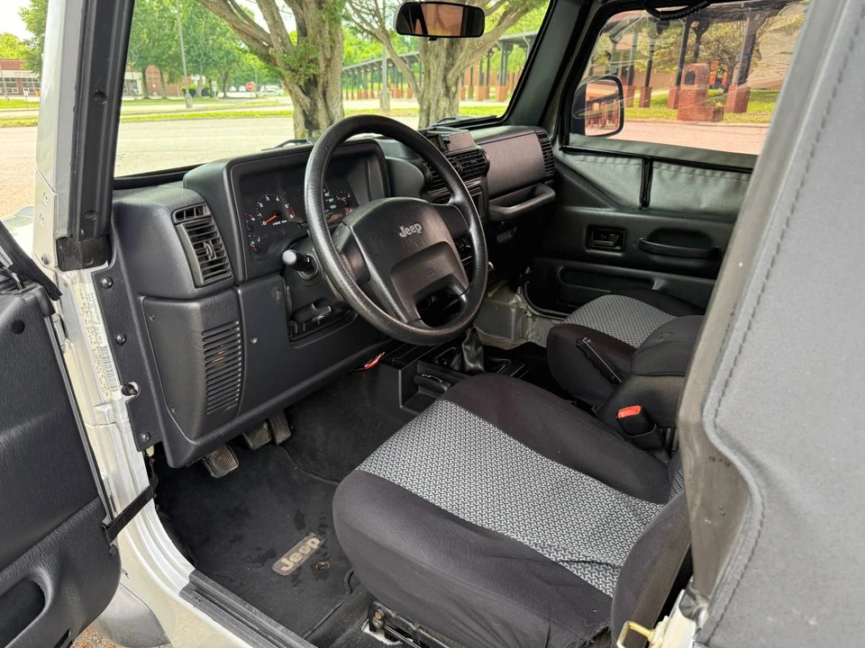 2005 Jeep TJ Wrangler - Image 9 of 20