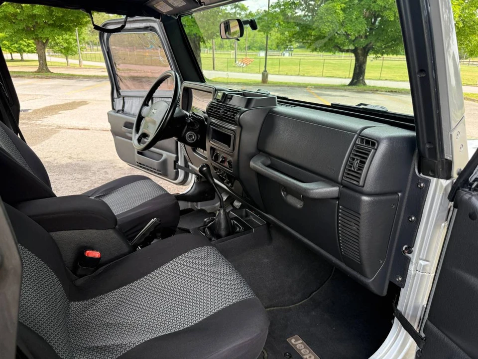 2005 Jeep TJ Wrangler - Image 10 of 20