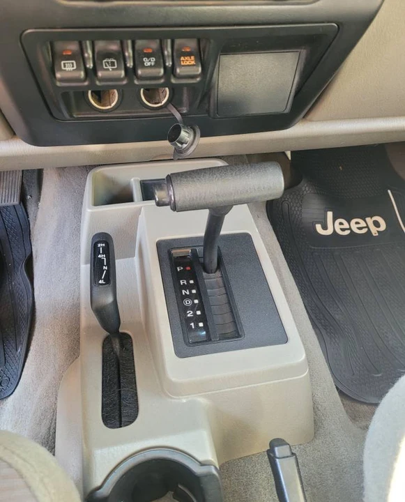 2005 Jeep TJ Wrangler - Image 16 of 19