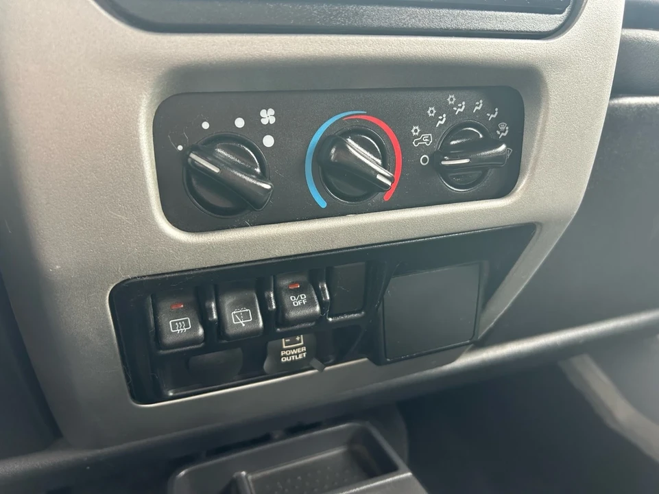 2005 Jeep TJ Wrangler - Image 19 of 21