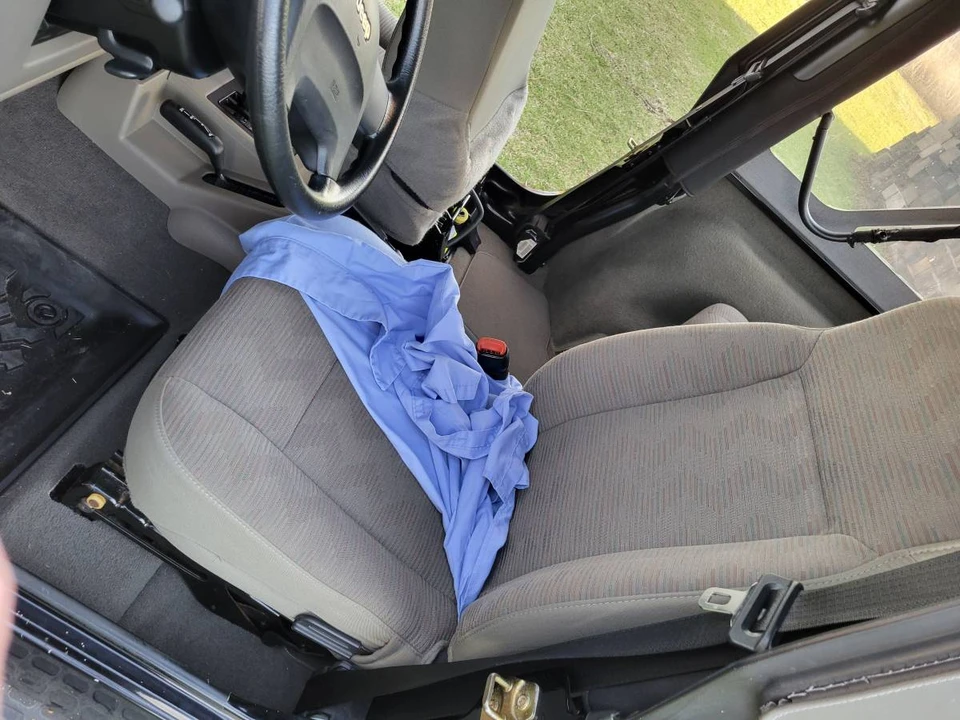 2005 Jeep TJ Wrangler - Image 9 of 12