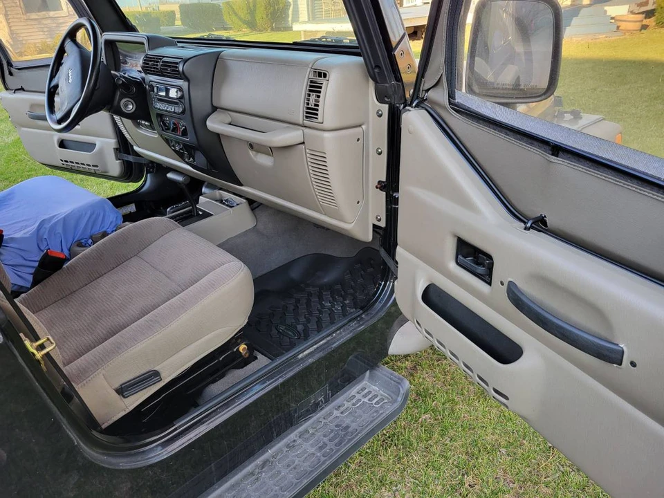 2005 Jeep TJ Wrangler - Image 11 of 12
