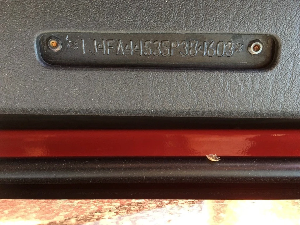 2005 Jeep TJ Wrangler - Image 14 of 15