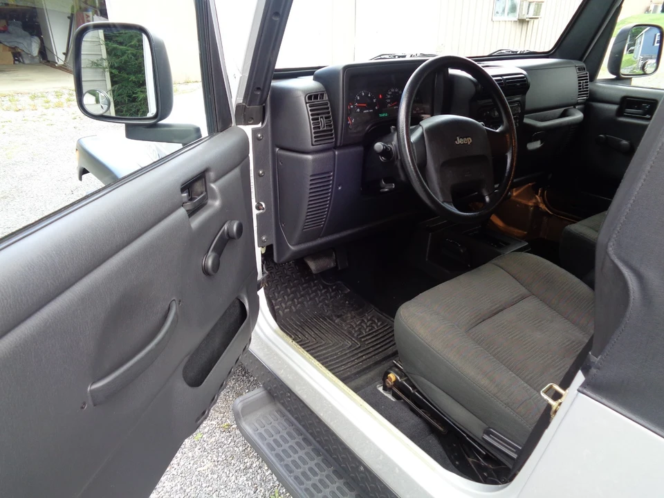 2005 Jeep TJ Wrangler - Image 13 of 31