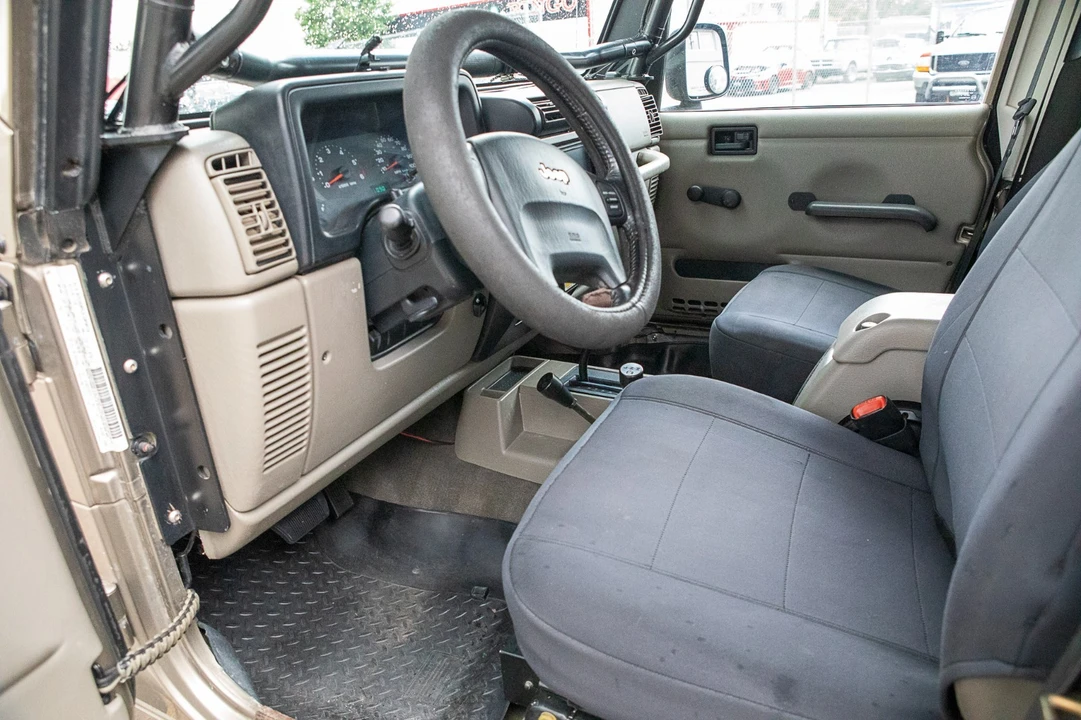 2005 Jeep TJ Wrangler - Image 17 of 31