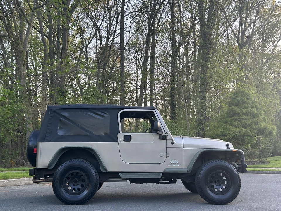 2005 Jeep TJ Wrangler - Image 22 of 31