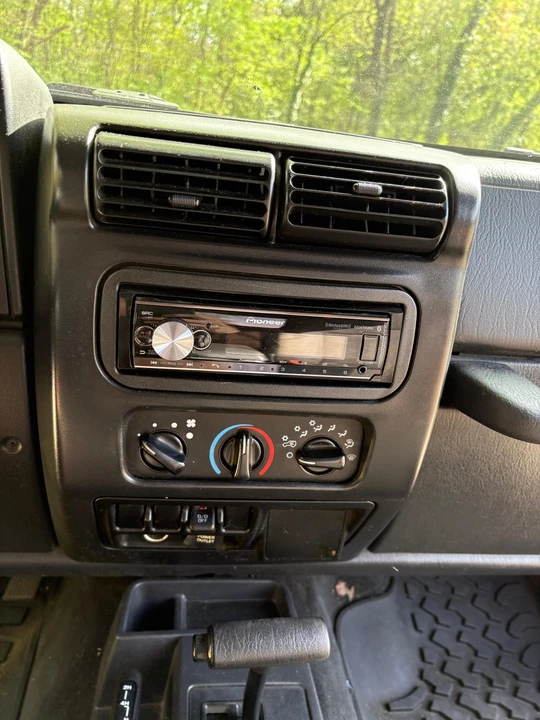 2005 Jeep TJ Wrangler - Image 29 of 31