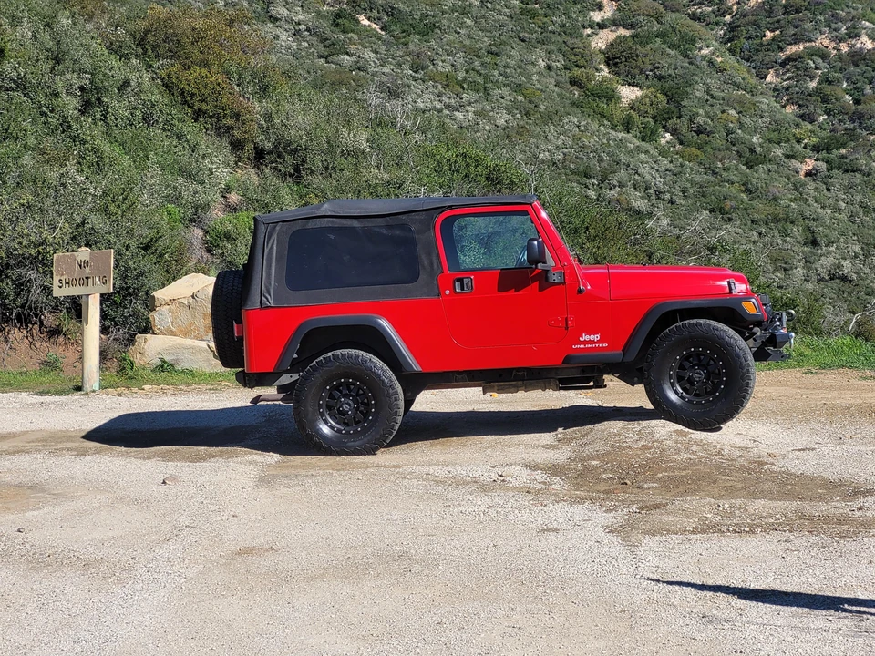 2005 Jeep TJ Wrangler - Image 19 of 31