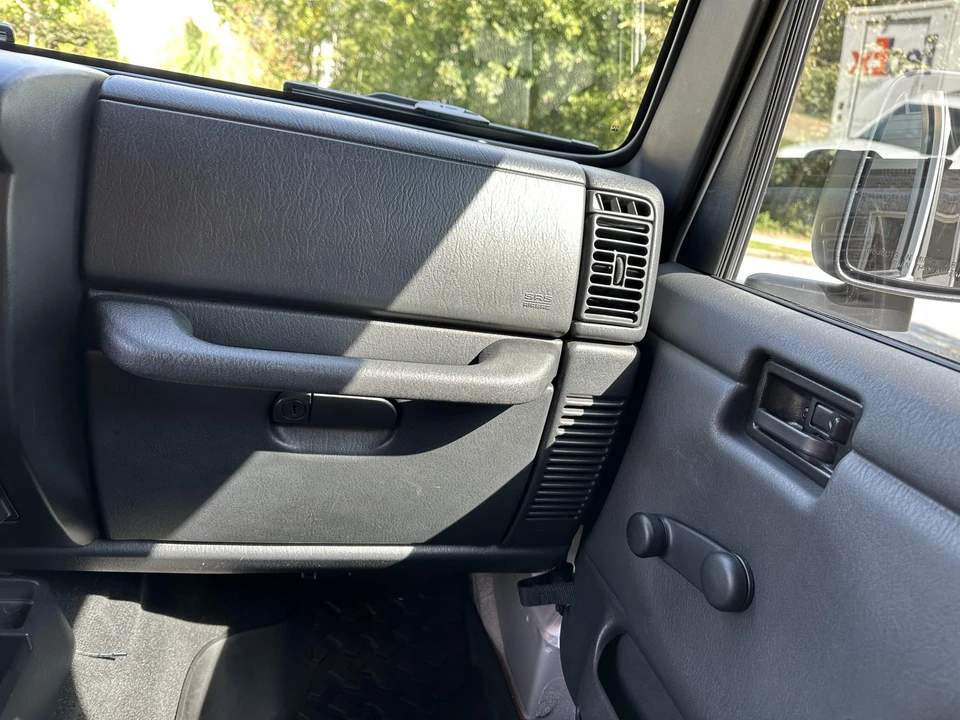 2005 Jeep TJ Wrangler - Image 30 of 31