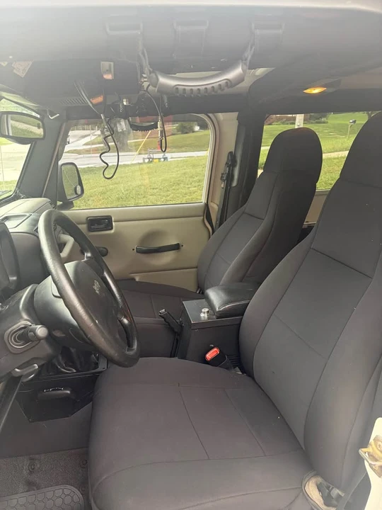 2005 Jeep TJ Wrangler - Image 10 of 14