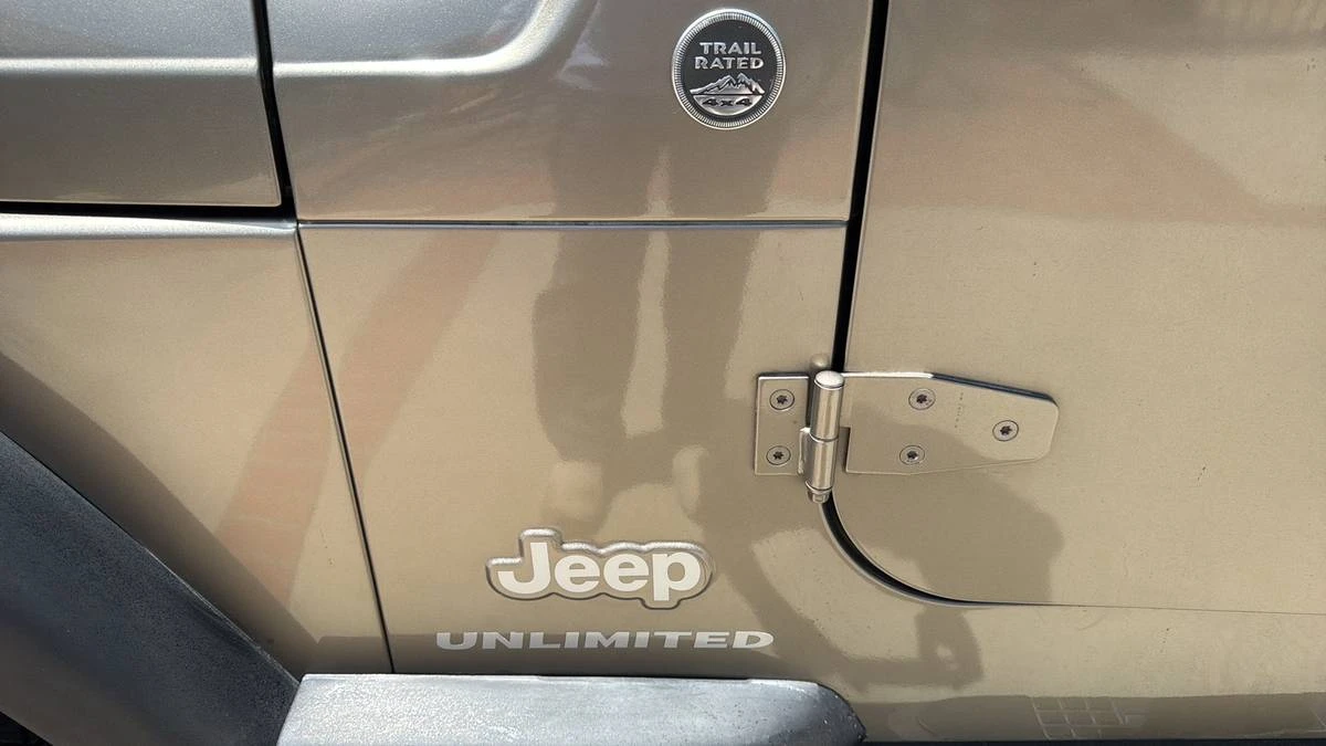2005 Jeep TJ Wrangler - Image 16 of 18
