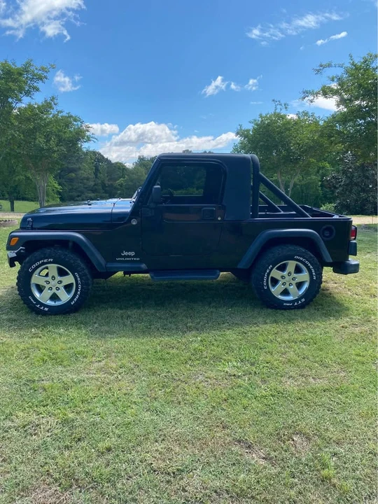 2005 Jeep TJ Wrangler - Image 2 of 4