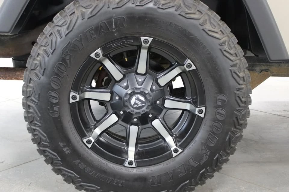 2005 Jeep TJ Wrangler - Image 16 of 17